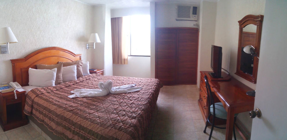 Hotel & Suites Real Del Lago Villahermosa Exterior photo